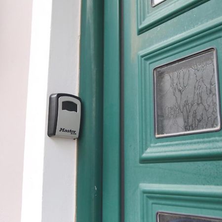 Anna'S House Apartment Vlikhon Exterior photo